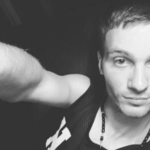 Meet your Posher, Ethan